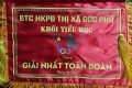 Trường Tiểu học Nguyễn Nghiêm nhận giấy khen từ Chủ tịch UBND thị xã và cờ nhất toàn đoàn từ BTC Hội khỏe Phù Đổng